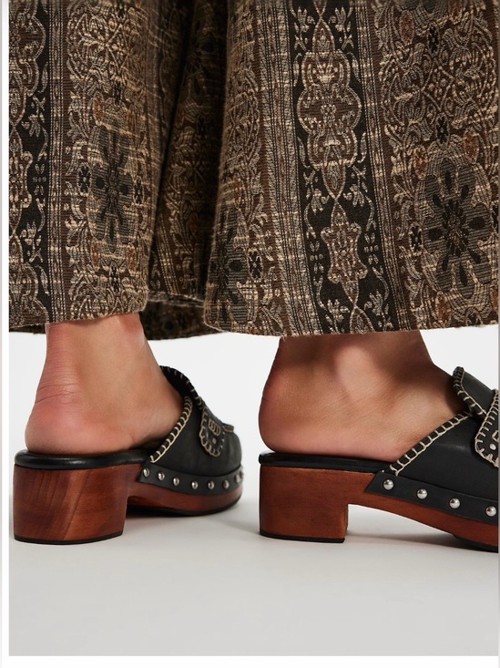 Free People Shoes - Free People Blanket Stitch Leather  Clog size 9.5